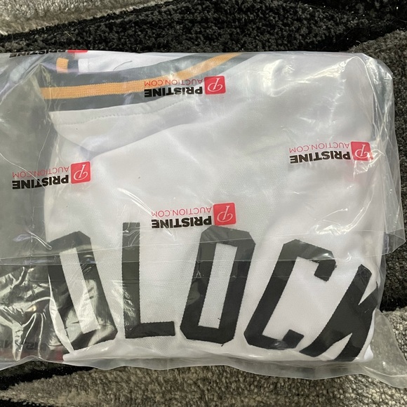 Bill Madlock Autographed Jersey - Picture 2 of 3